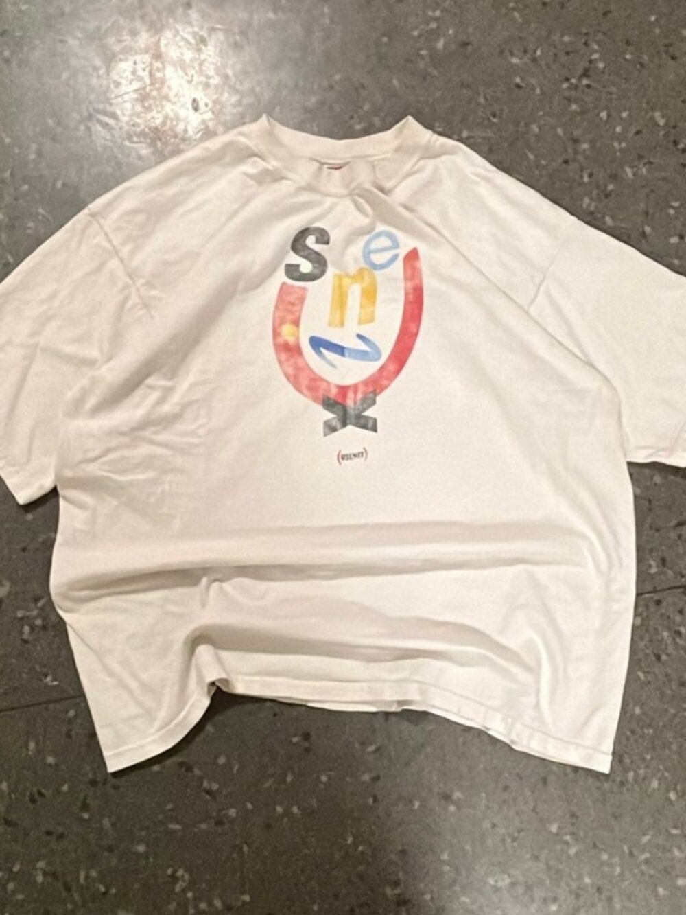 Fruit of the Loom "Seek" Graphic Tee - XL Vintage